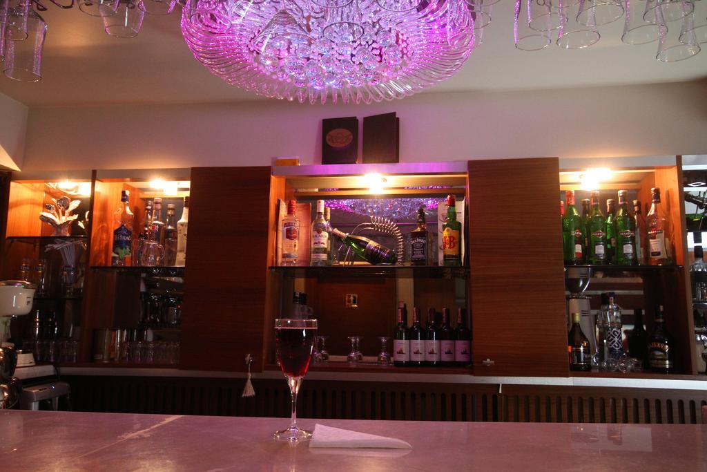 Royce Hotel Истанбул Екстериор снимка